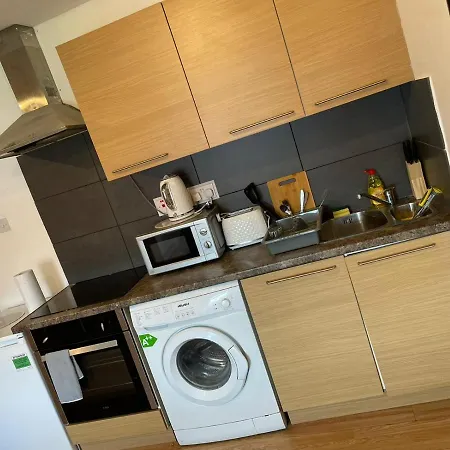 Studio And 1 Bedroom Apartments Roundhay Rd