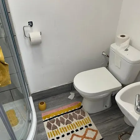 Apartment Studio And 1 Bedroom Apartments Roundhay Rd